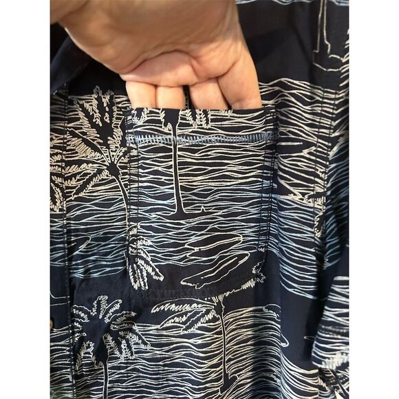 Mantaray Men's Blue Graphic Print Hawaiian Shirt Size L Short Sleeve - Picture 4 of 8